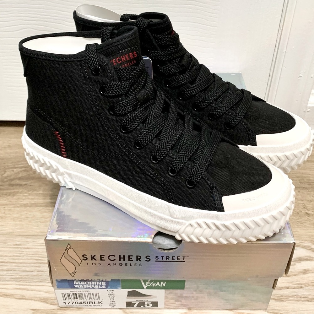 Skechers Street Trax Hi Top High Tread Sneakers - Vegan - Black - 7.5 - NEW
